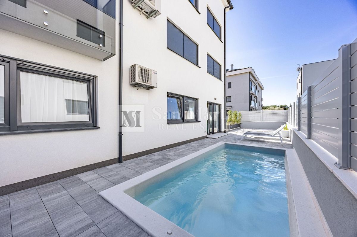 Rovinj, okolica - dva kvalitetna apartmaja v bližini morja