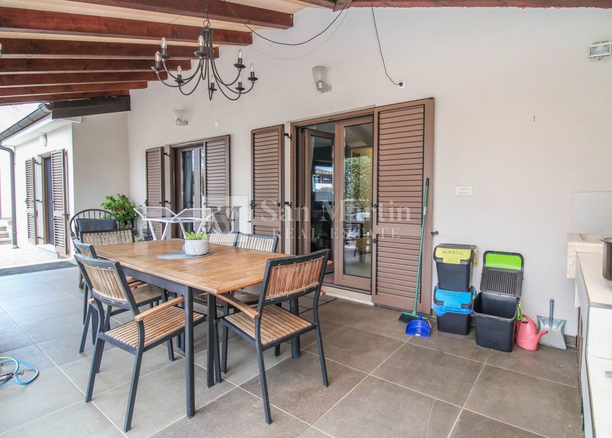 POREČ - Super prijetna in udobna hiša z bazenom