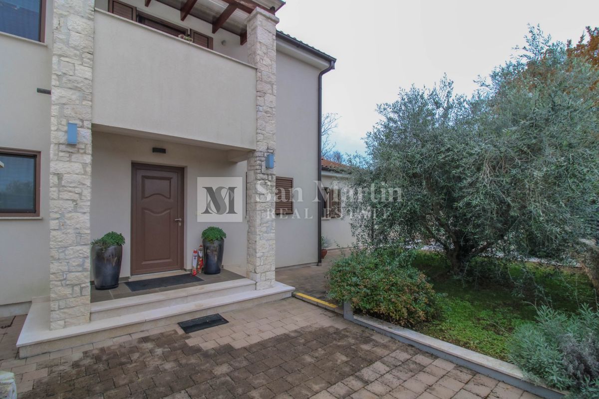 POREČ - Super prijetna in udobna hiša z bazenom