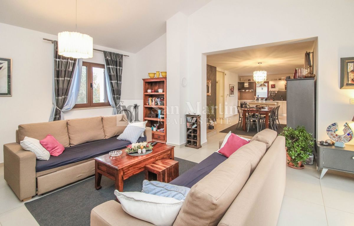 POREČ - Super prijetna in udobna hiša z bazenom