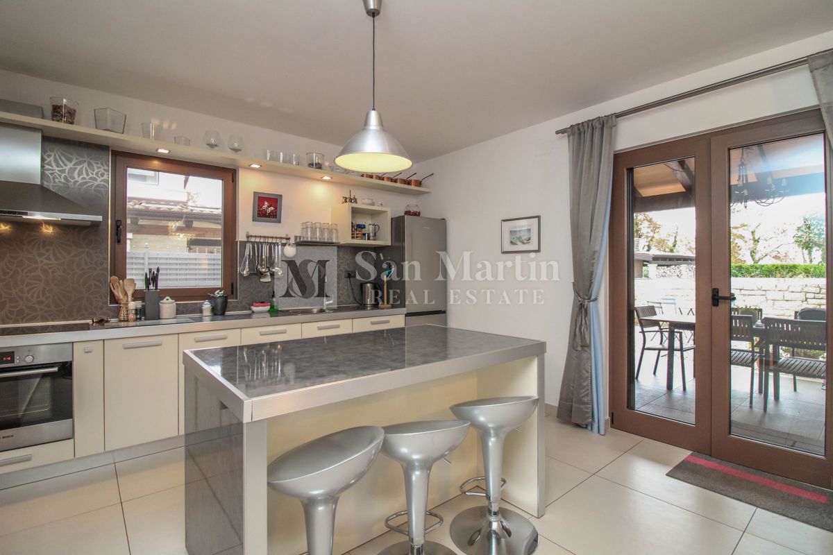 POREČ - Super prijetna in udobna hiša z bazenom