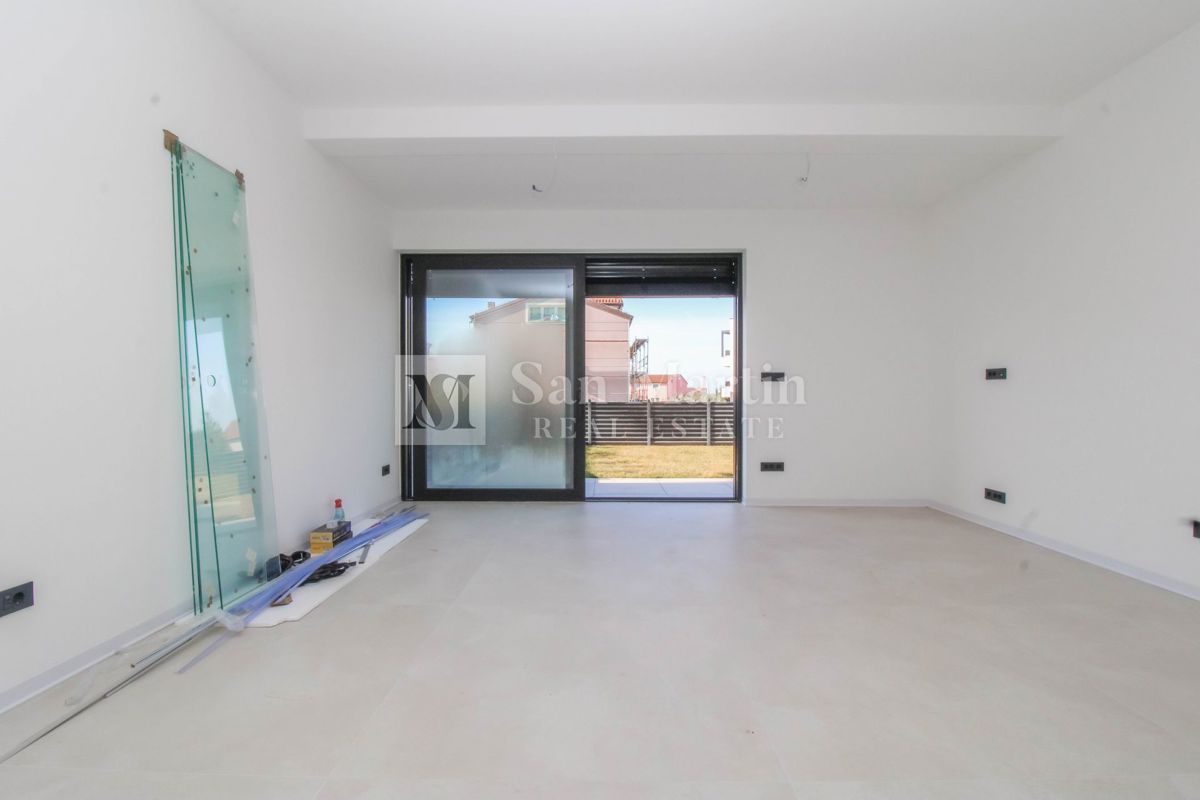 Poreč – Hiša na iskani lokaciji s pogledom na morje