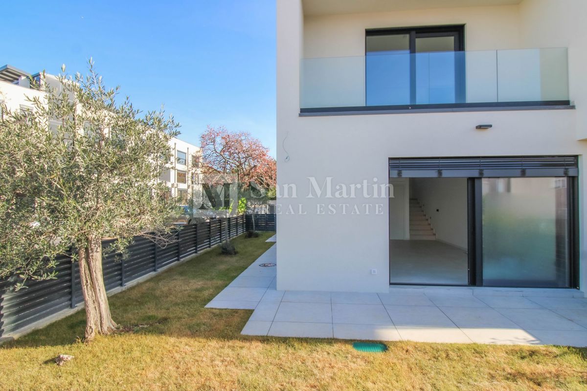 Poreč – Hiša na iskani lokaciji s pogledom na morje