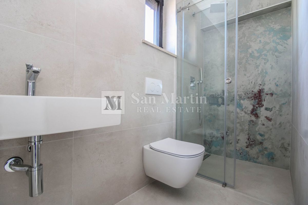 Poreč – Hiša na iskani lokaciji s pogledom na morje