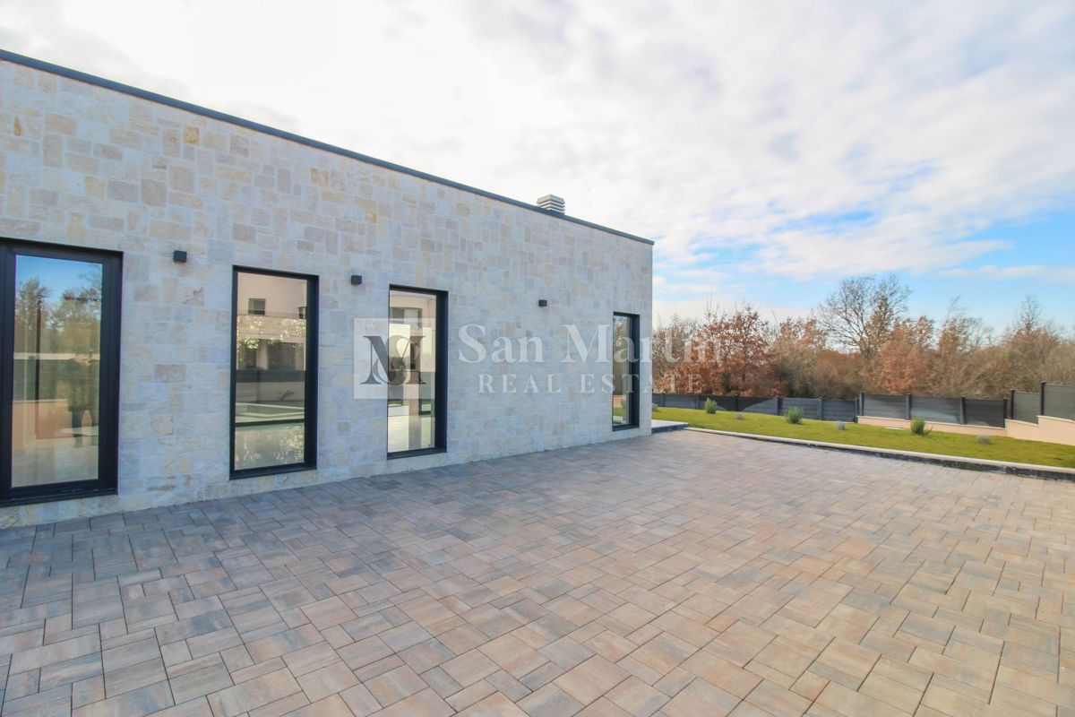 Poreč, čudovita vila z bazenom v mirnem naselju