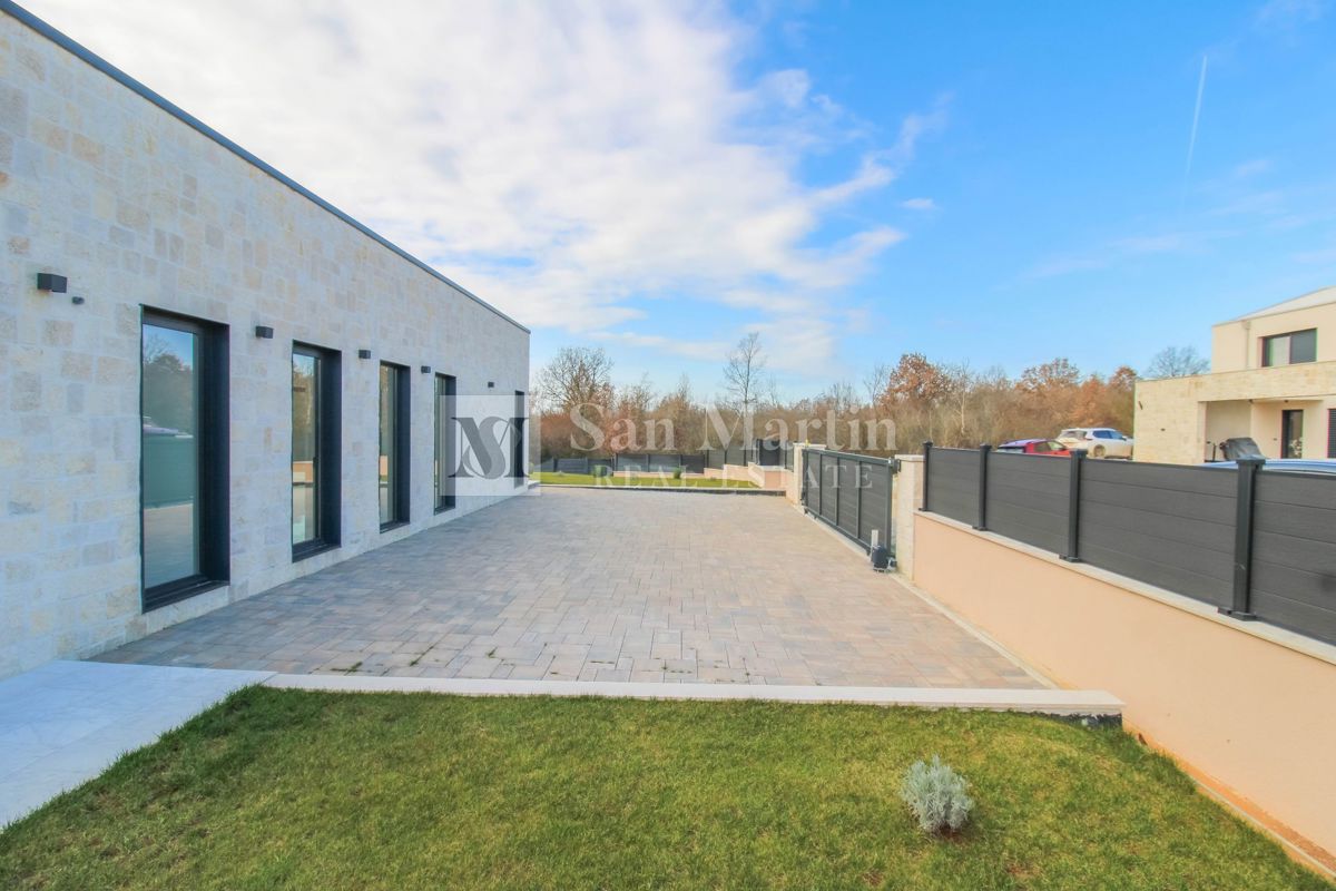 Poreč, čudovita vila z bazenom v mirnem naselju