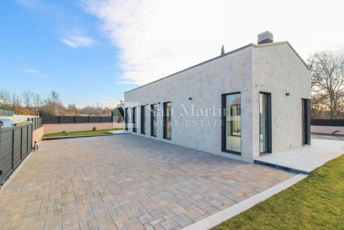 Poreč, čudovita vila z bazenom v mirnem naselju