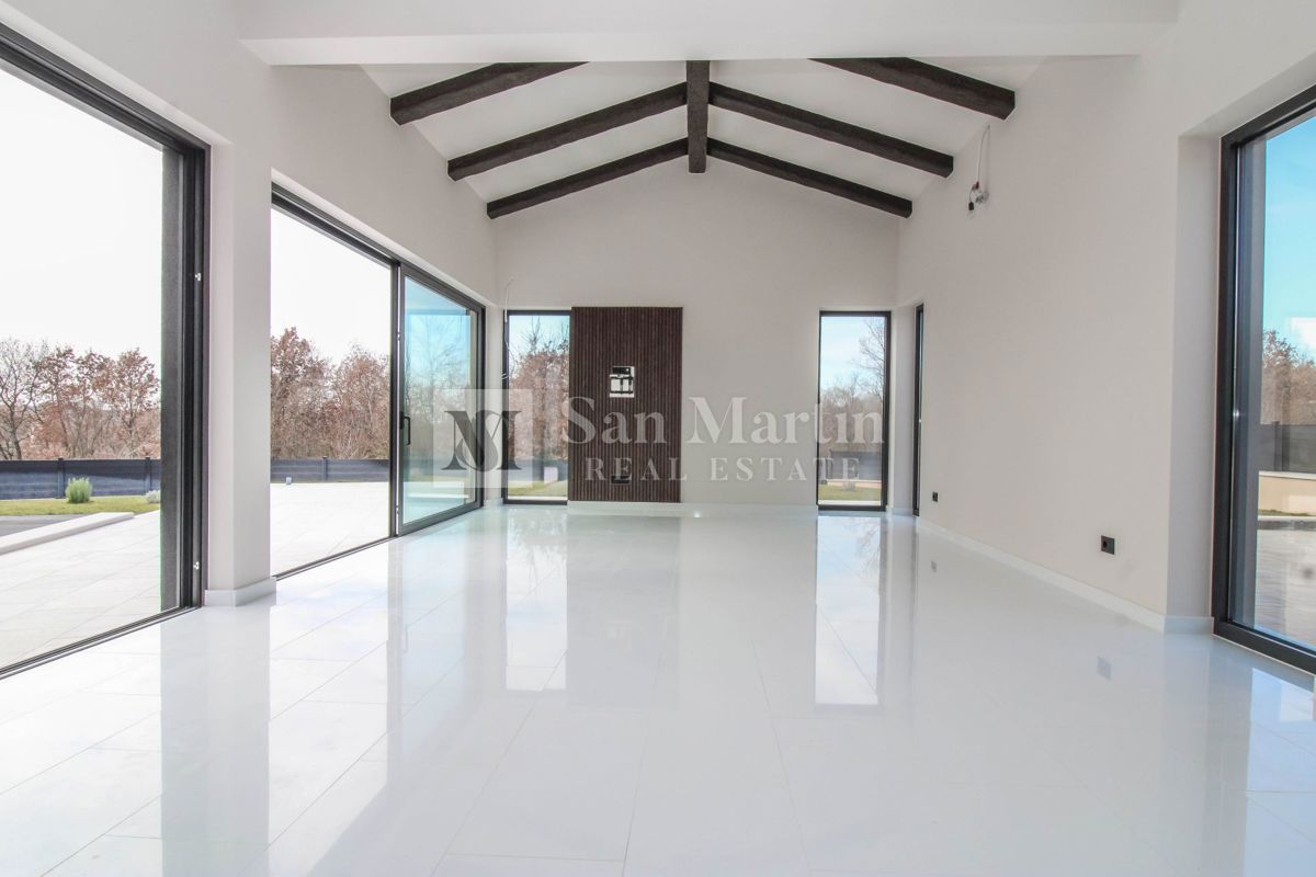 Poreč, čudovita vila z bazenom v mirnem naselju