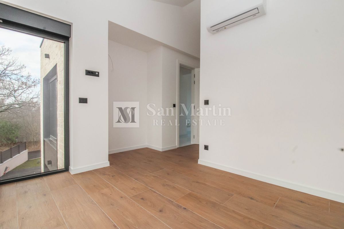 Poreč, čudovita vila z bazenom v mirnem naselju