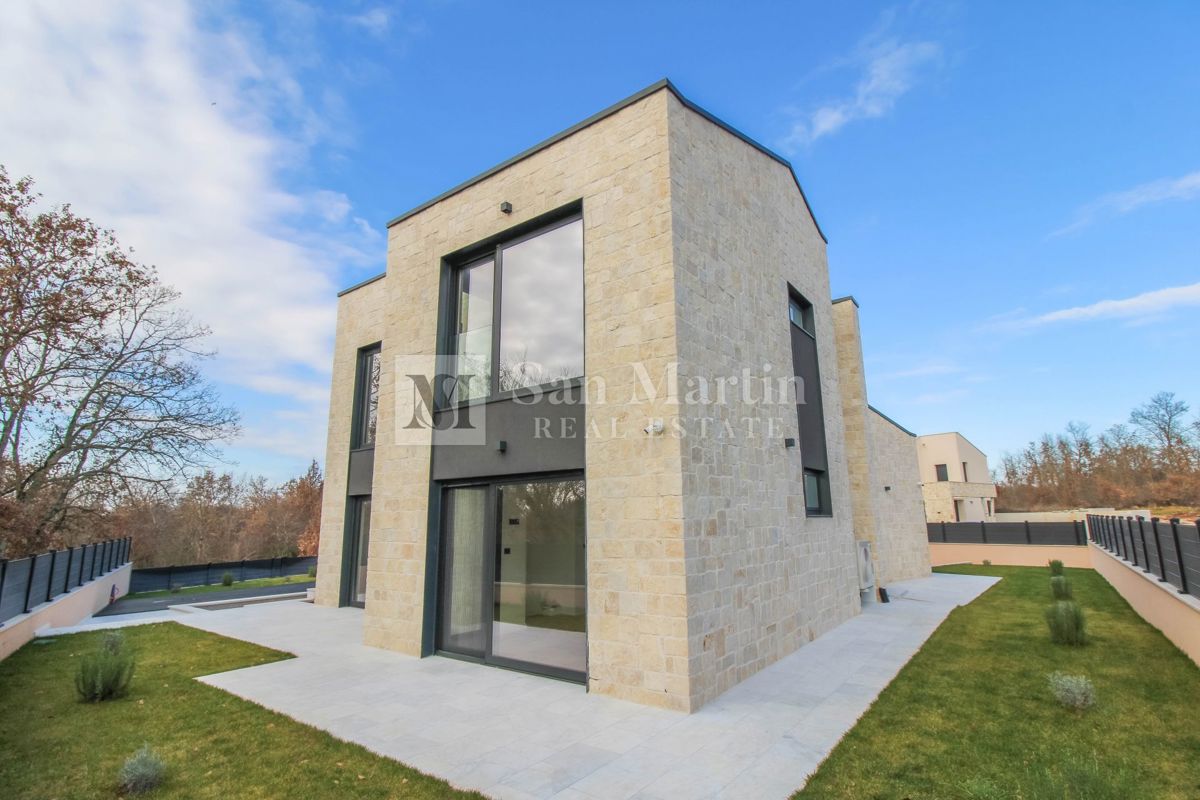 Poreč, čudovita vila z bazenom v mirnem naselju