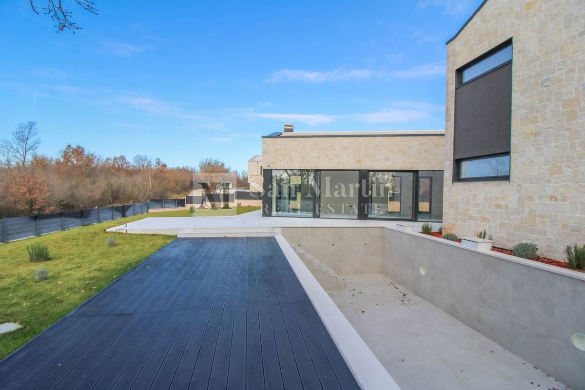 Poreč, čudovita vila z bazenom v mirnem naselju