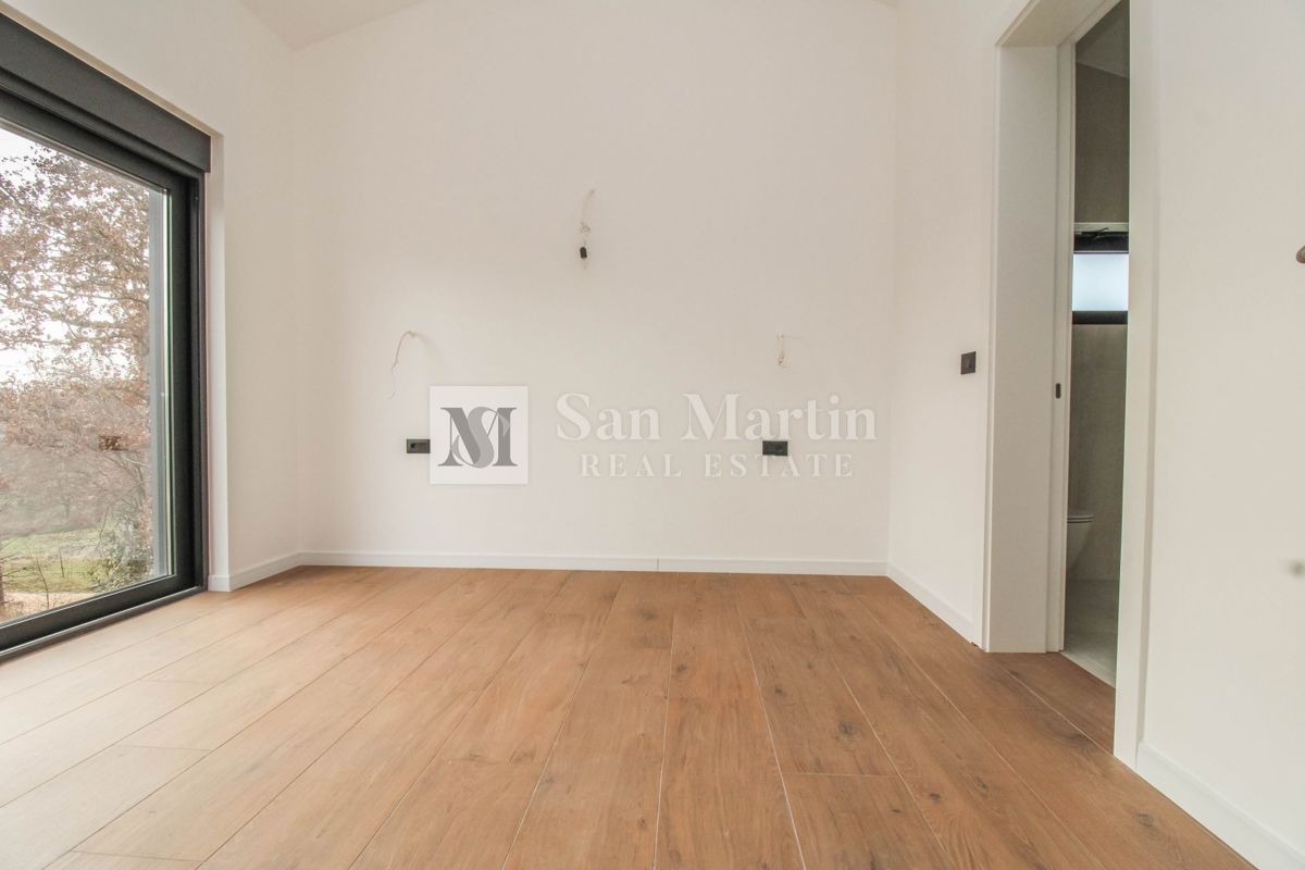 Poreč, čudovita vila z bazenom v mirnem naselju