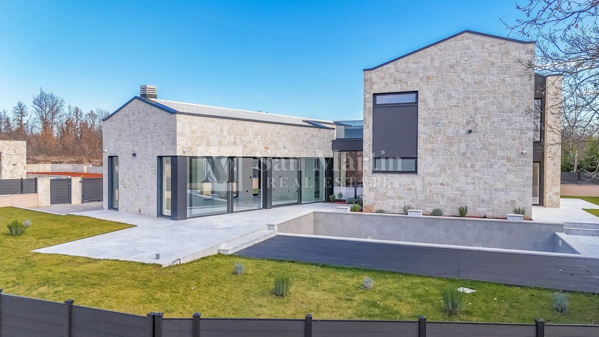 Poreč, čudovita vila z bazenom v mirnem naselju