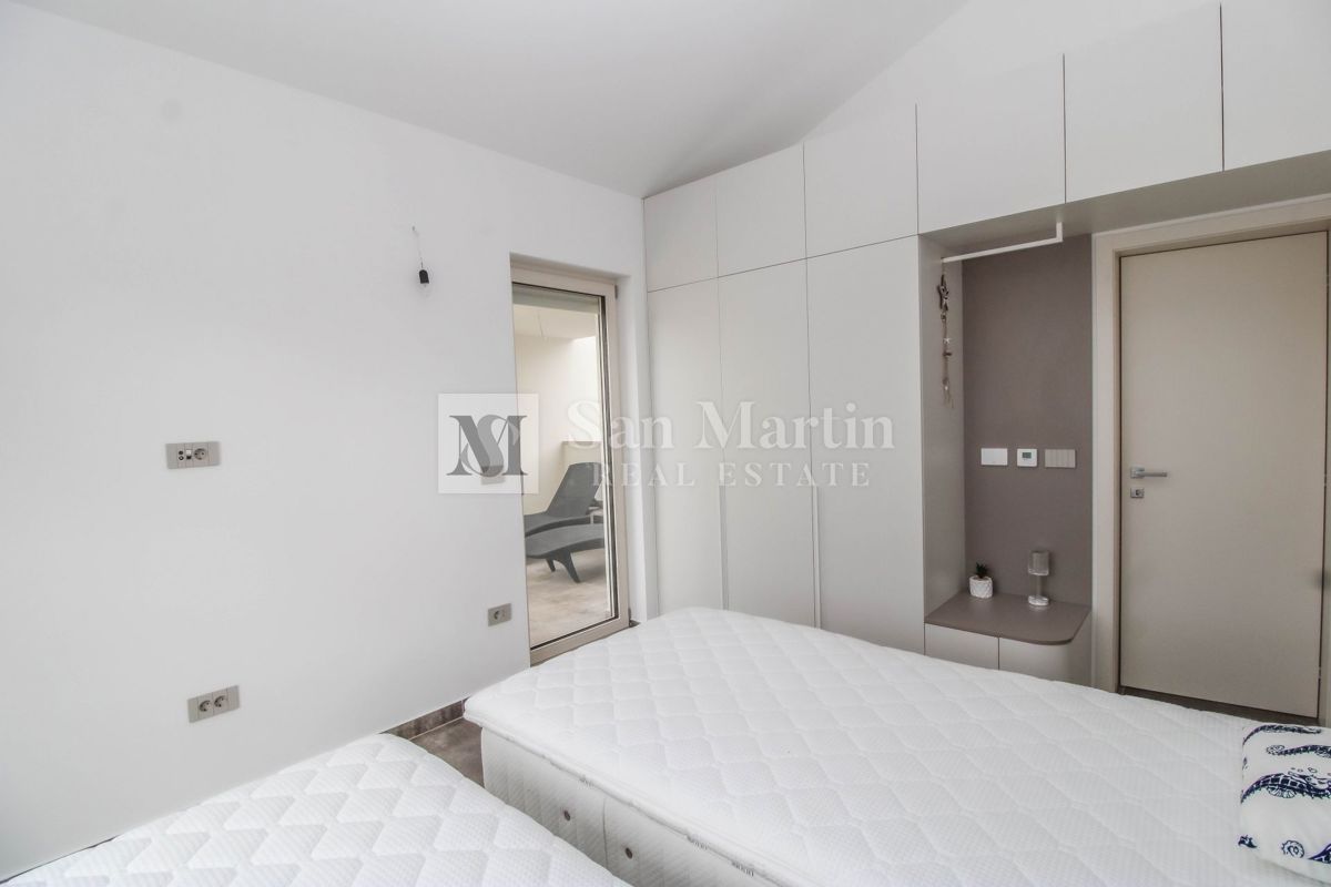 Poreč, okolica – Nova hiša, 450 m od morja!!!