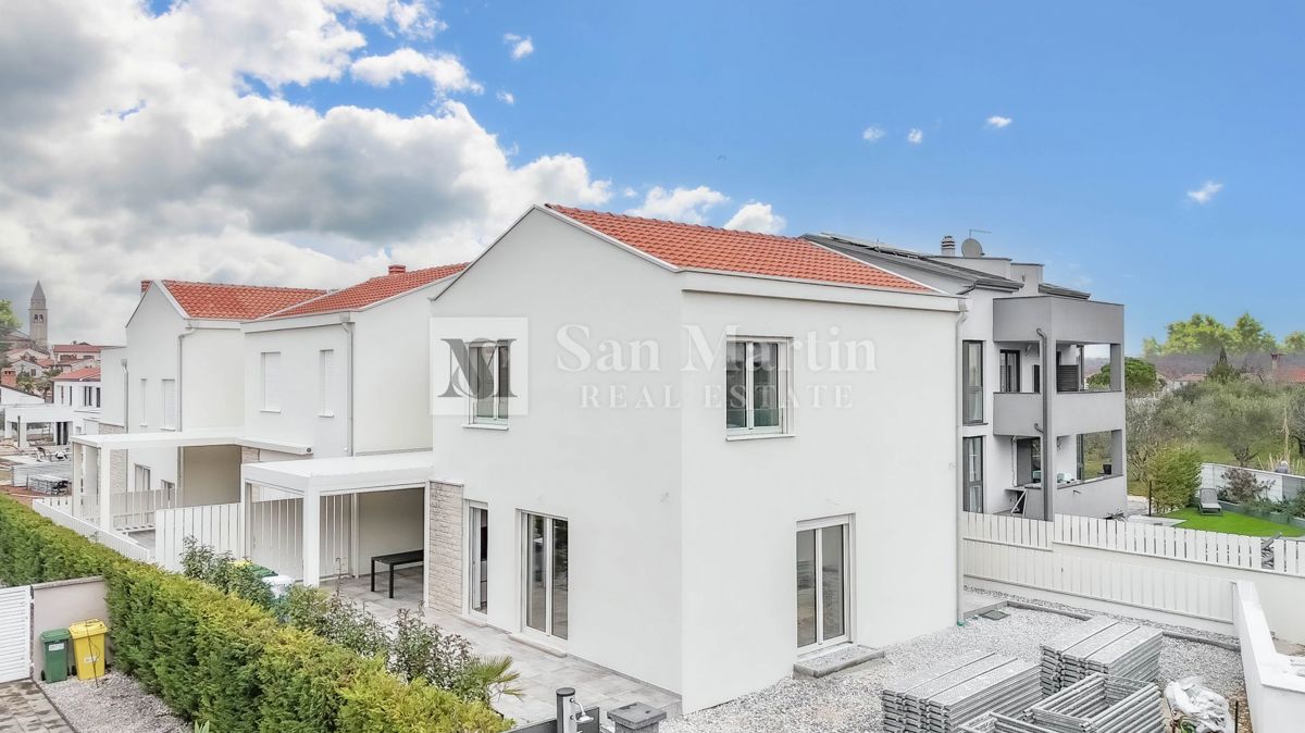 Poreč, okolica – Nova hiša, 450 m od morja!!!