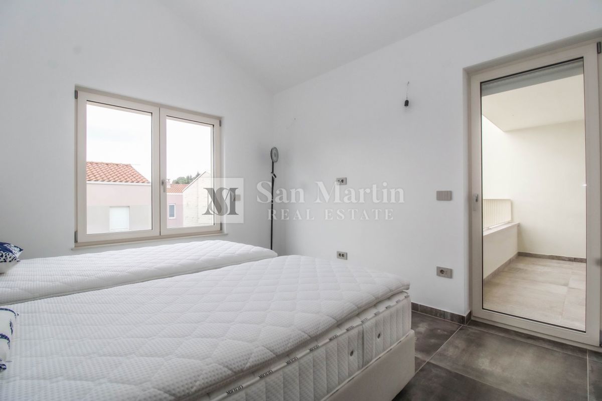 Poreč, okolica – Nova hiša, 450 m od morja!!!