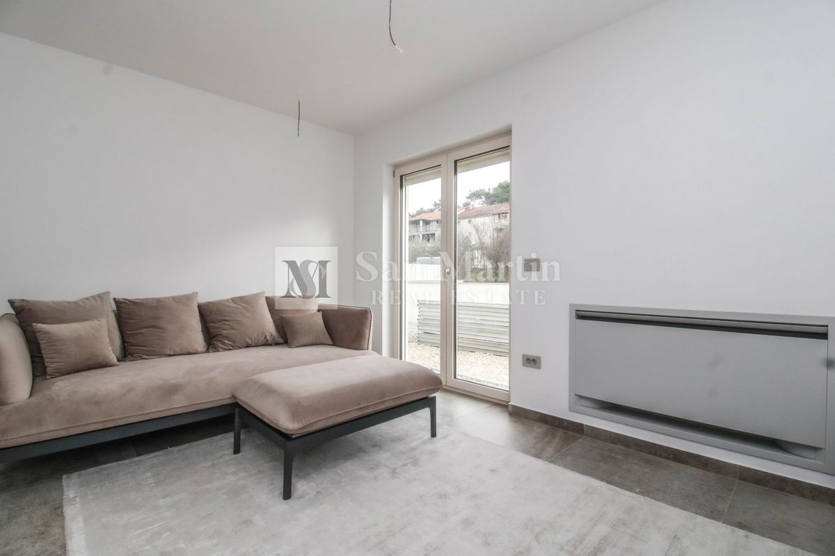 Poreč, okolica – Nova hiša, 450 m od morja!!!