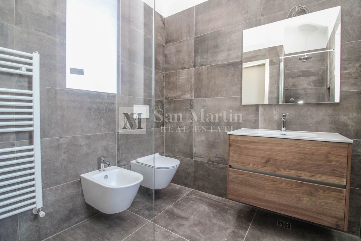 Poreč, okolica – Nova hiša, 450 m od morja!!!