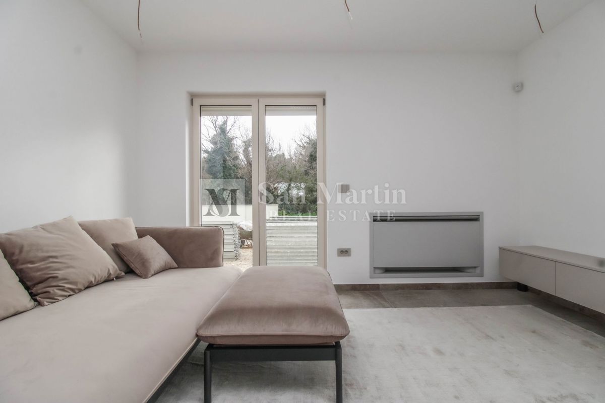 Poreč, okolica – Nova hiša, 450 m od morja!!!