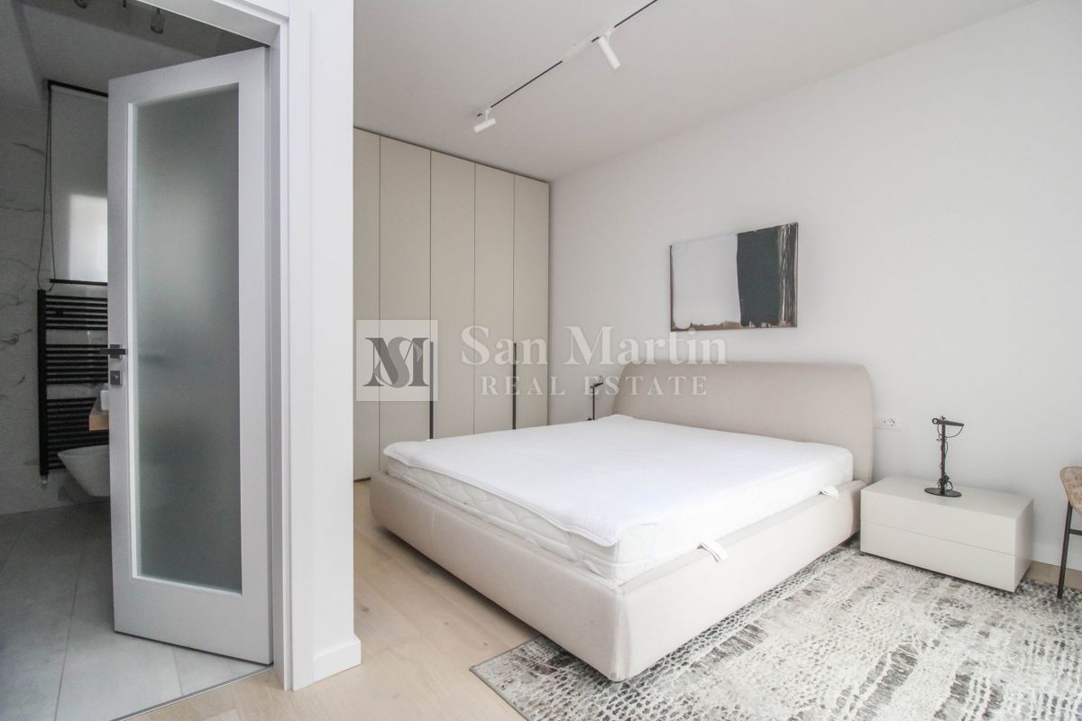 Poreč - moderna hiša z bazenom. BLIZU MORJA!