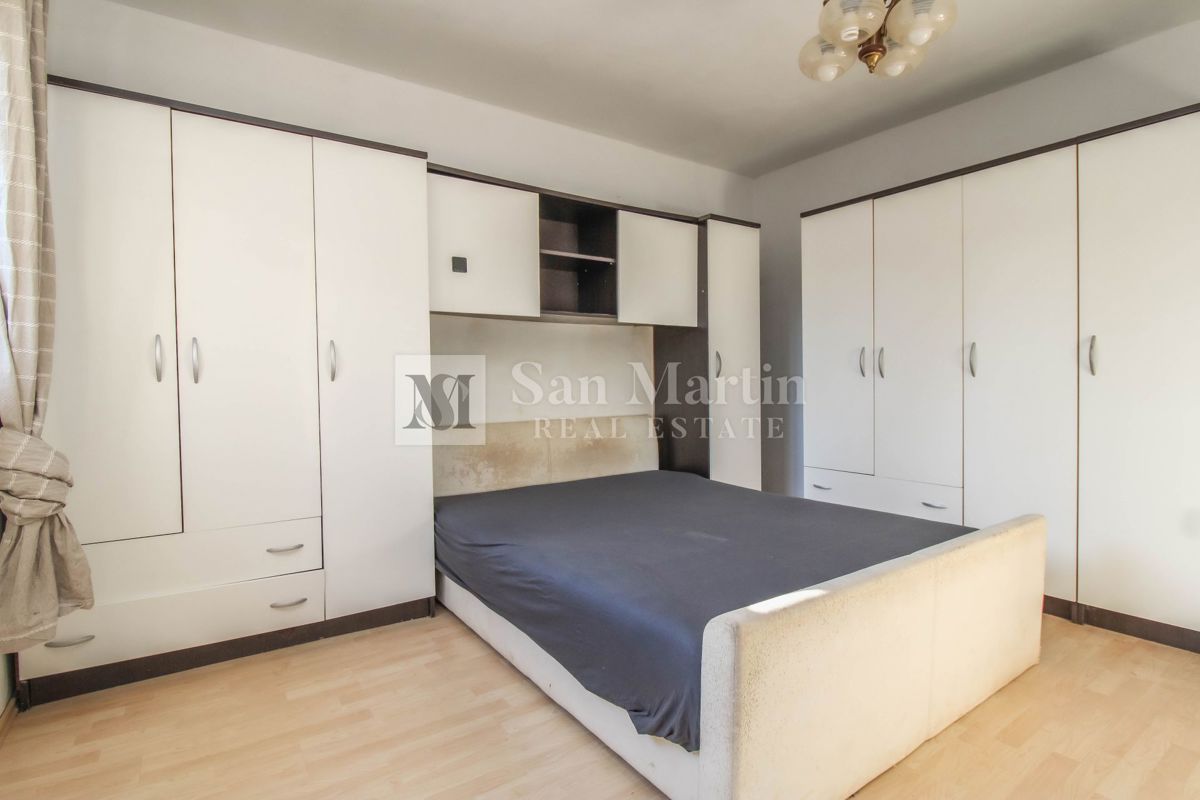 Poreč, center - prostorno stanovanje s pogledom na morje