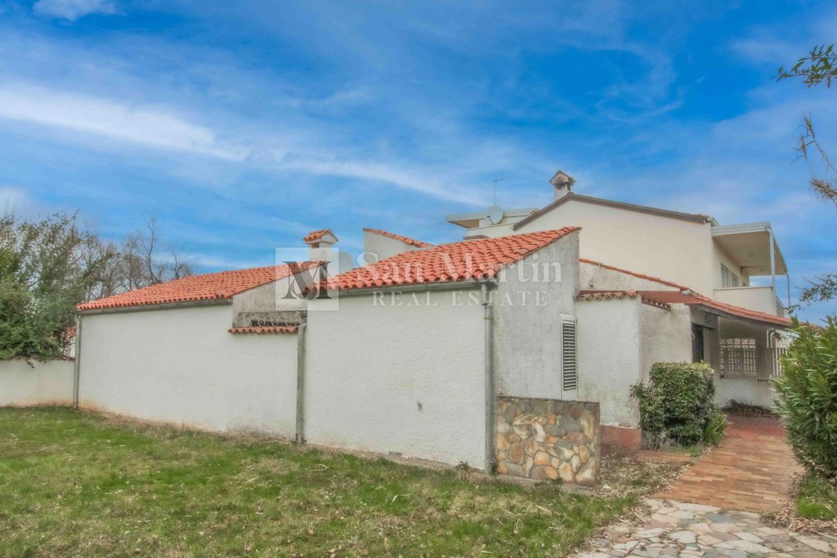 POREČ HIŠA 400 metrov od plaže in morja