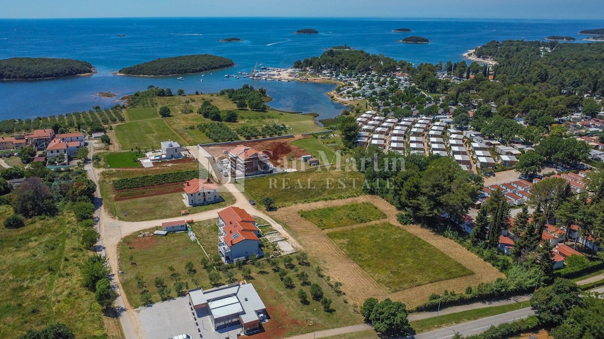 Poreč, okolica, zemljišče na odlični lokaciji, 300m od morja