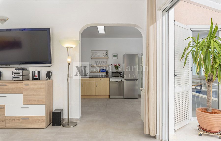 POREČ, Pritlična hiša s 3 spalnicami in bazenom