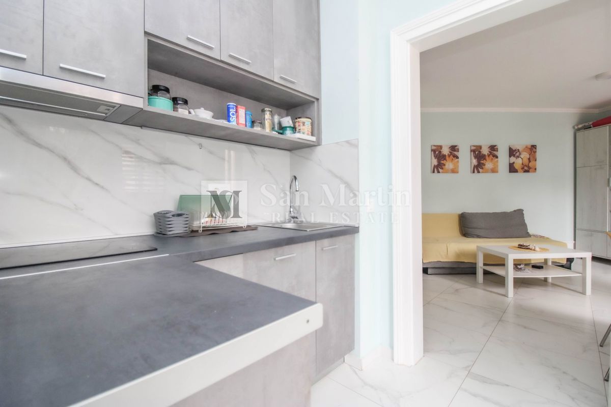 Poreč, okolica – Na novo prenovljeno stanovanje blizu morja