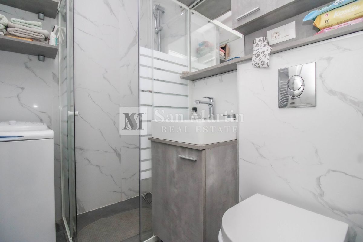 Poreč, okolica – Na novo prenovljeno stanovanje blizu morja