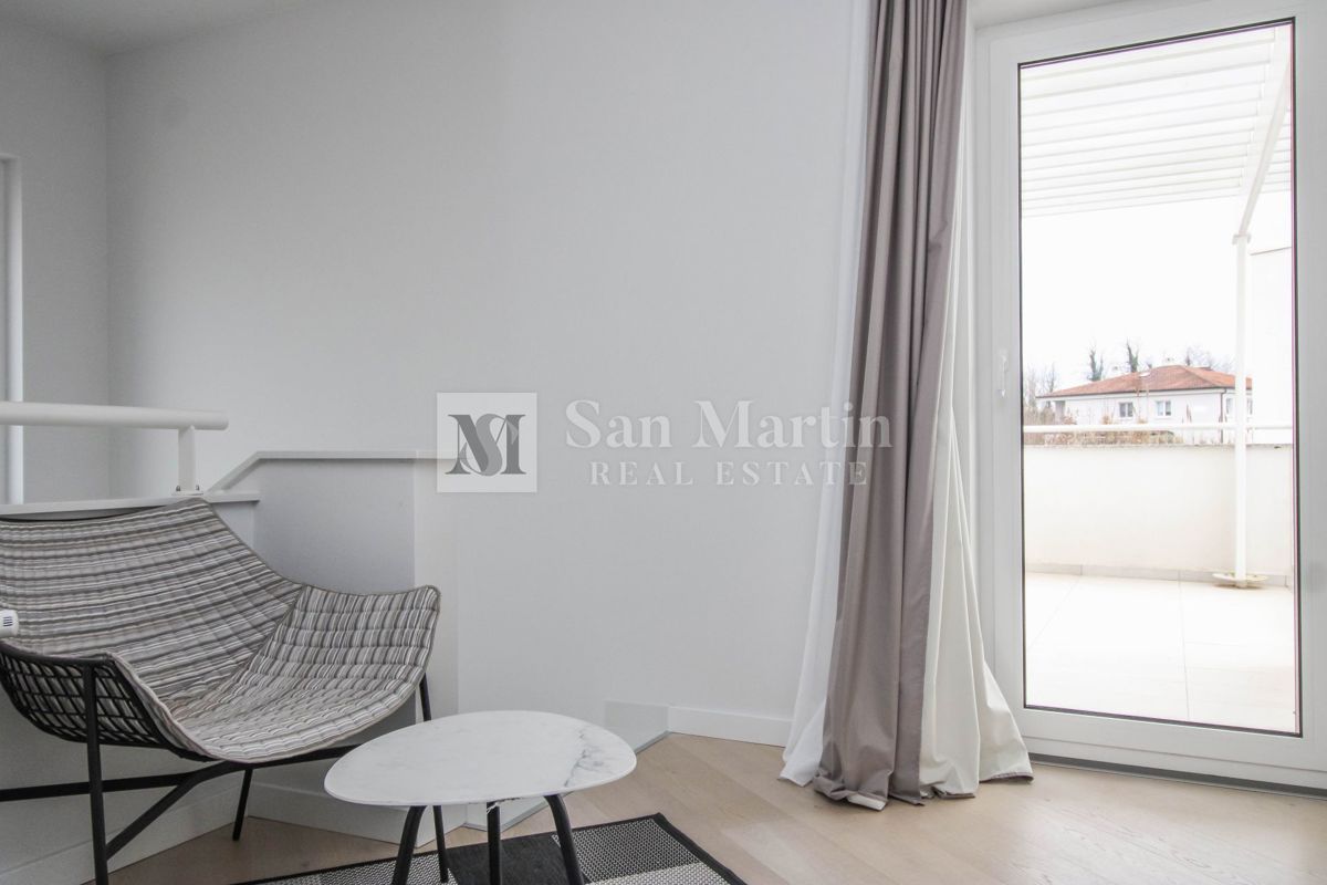 Poreč, okolica - čudovita hiša z bazenom v bližini morja