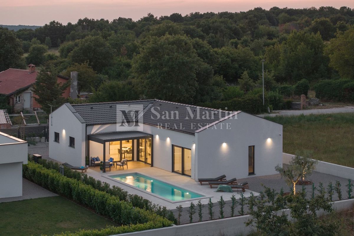 Osrednja Istra – Novozgrajena pritlična hiša v mirnem kraju