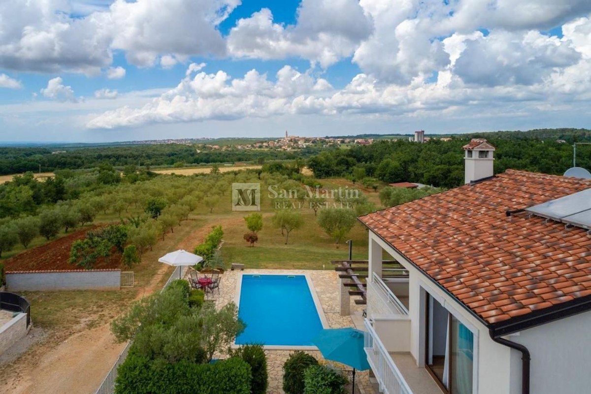 Poreč, hiša s panoramskim pogledom na morje in obalo