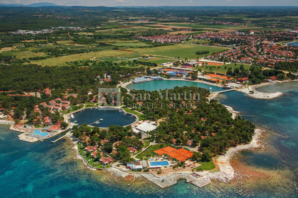 Umag - TOP investicijsko gradbeno zemljišče za turistične namene
