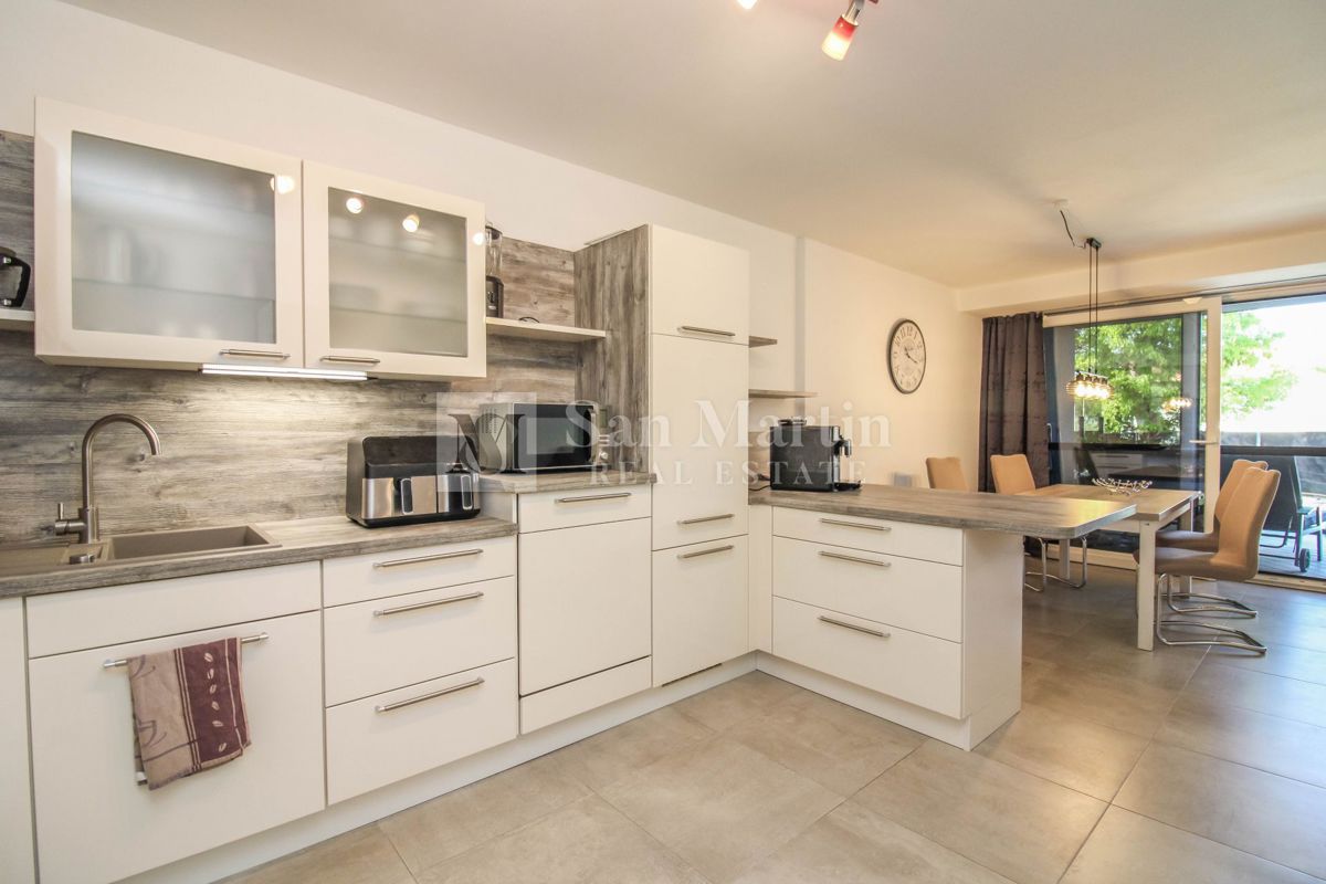 Poreč, okolica – lep, sodoben apartma z bazenom