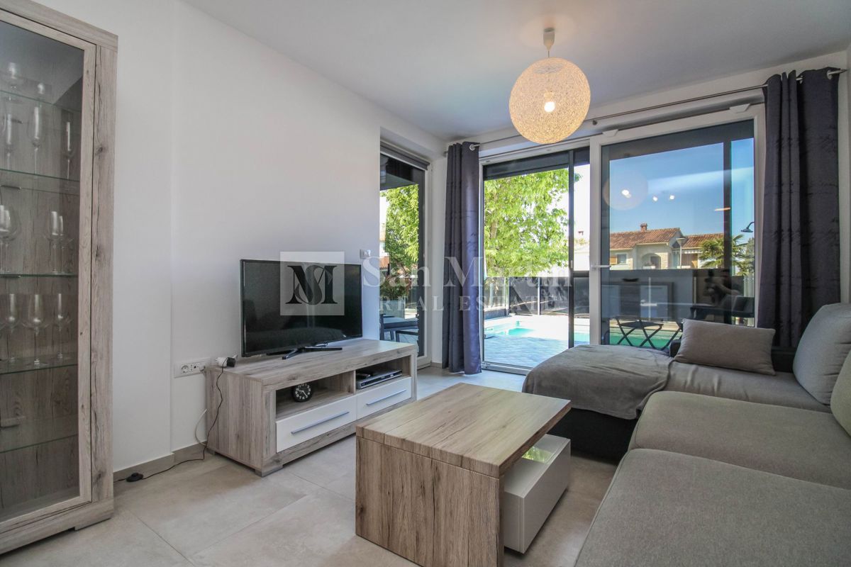 Poreč, okolica – lep, sodoben apartma z bazenom