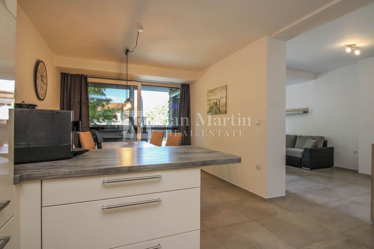 Poreč, okolica – lep, sodoben apartma z bazenom