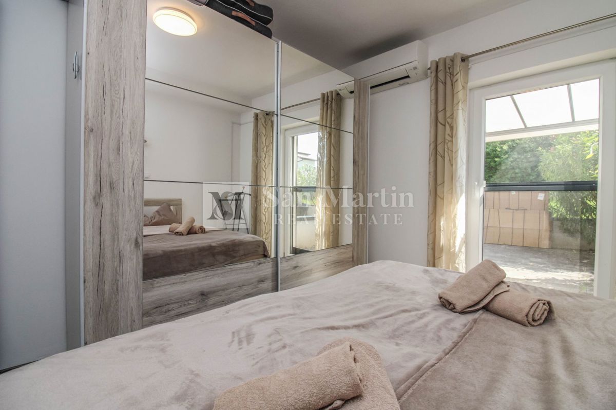 Poreč, okolica – lep, sodoben apartma z bazenom