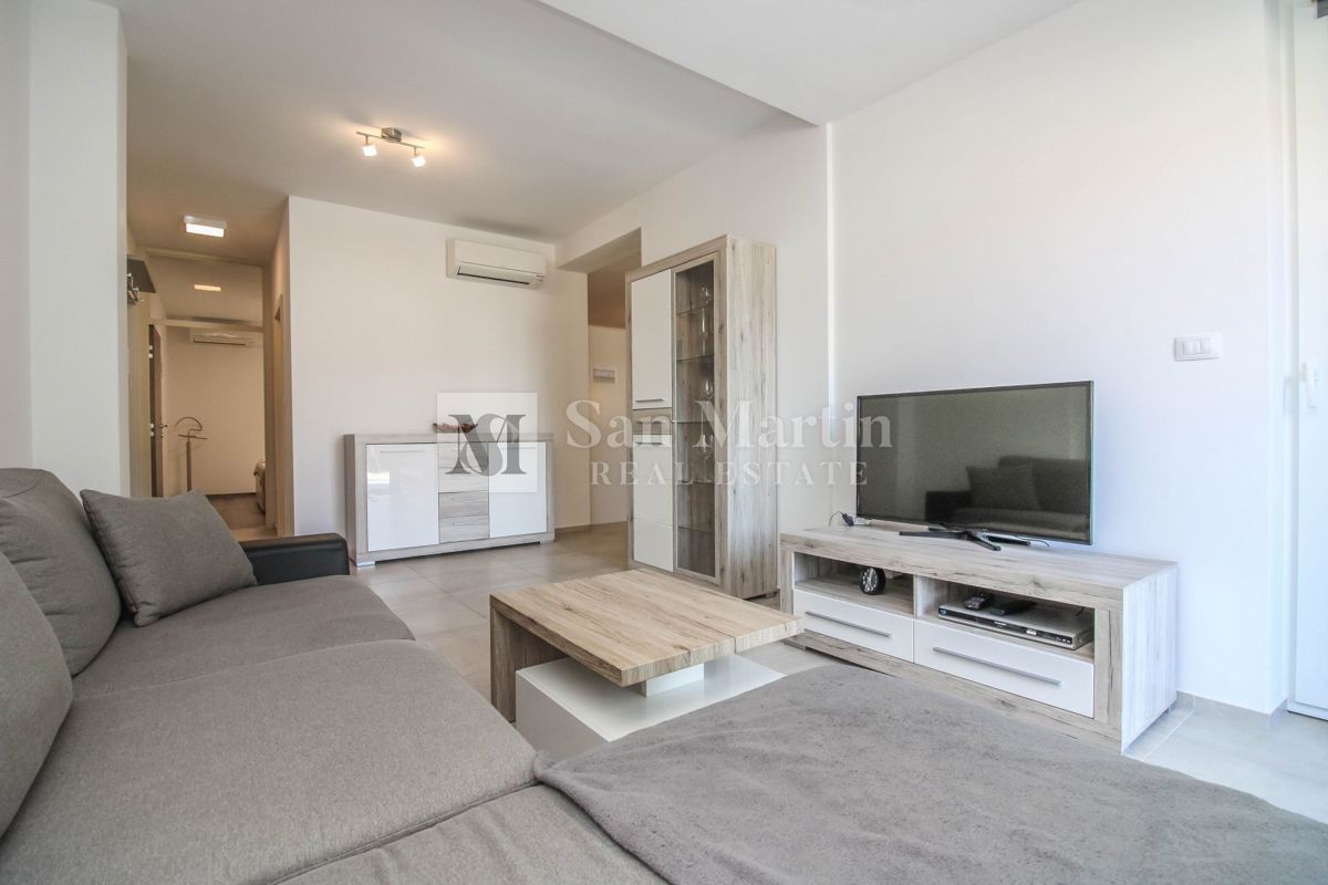 Poreč, okolica – lep, sodoben apartma z bazenom