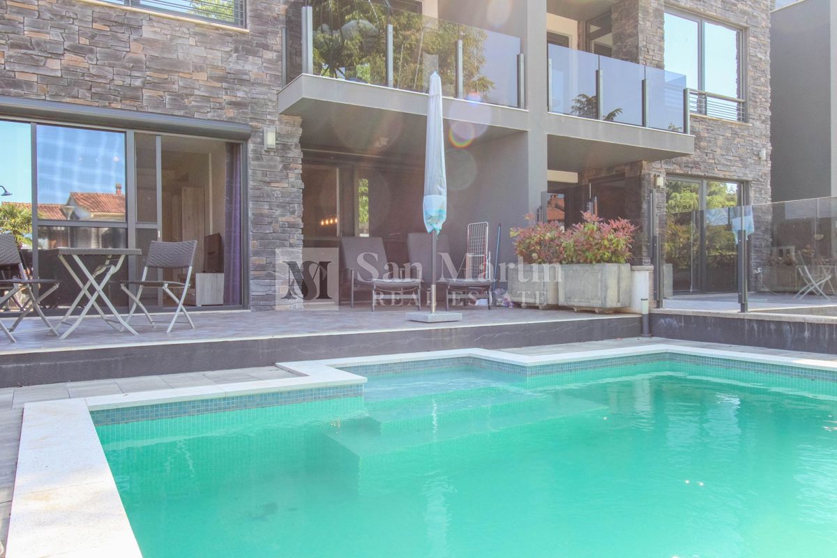Poreč, okolica – lep, sodoben apartma z bazenom
