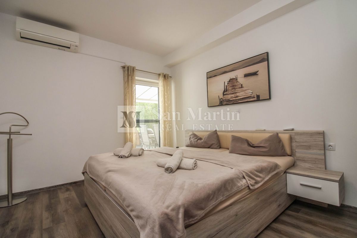 Poreč, okolica – lep, sodoben apartma z bazenom