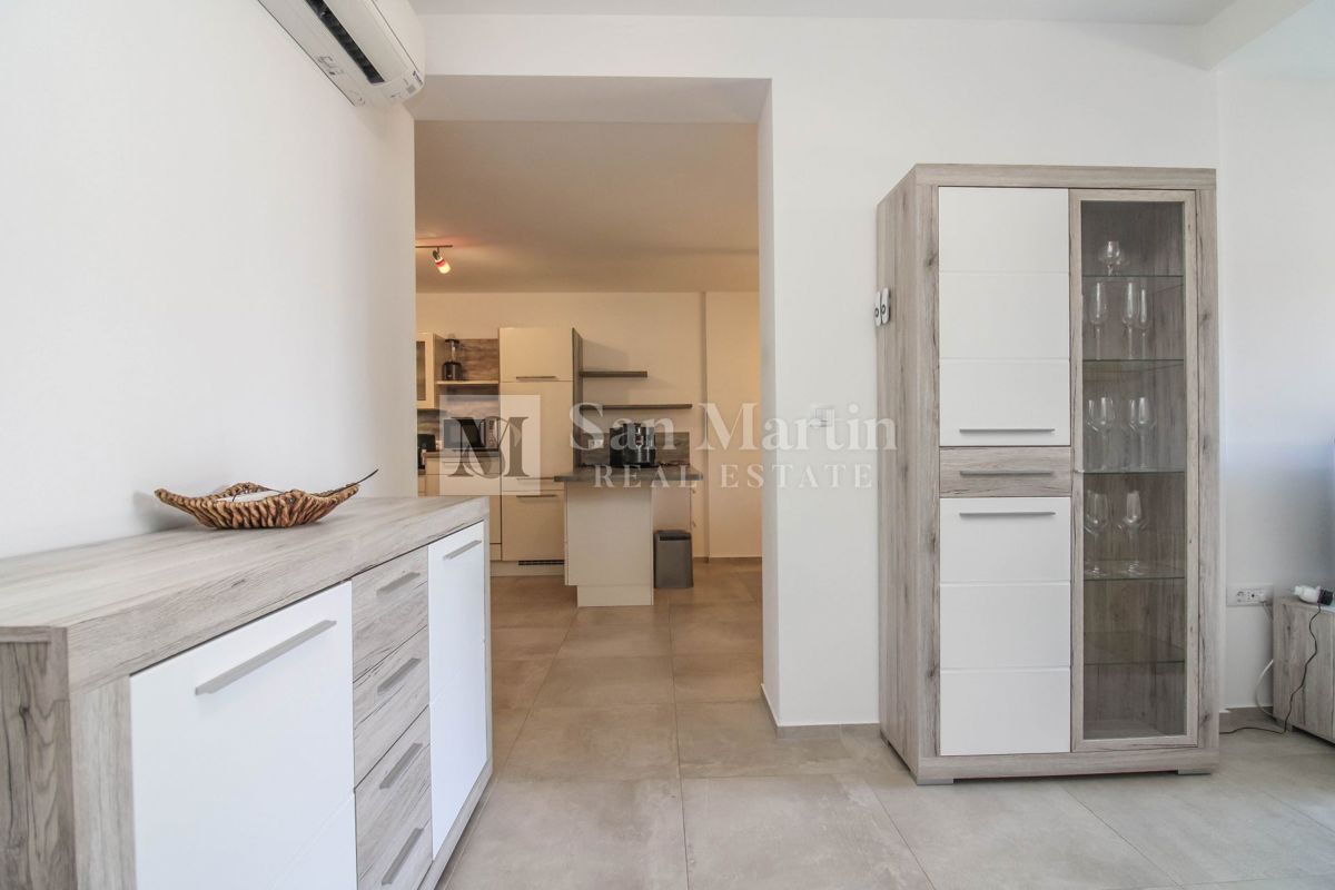 Poreč, okolica – lep, sodoben apartma z bazenom