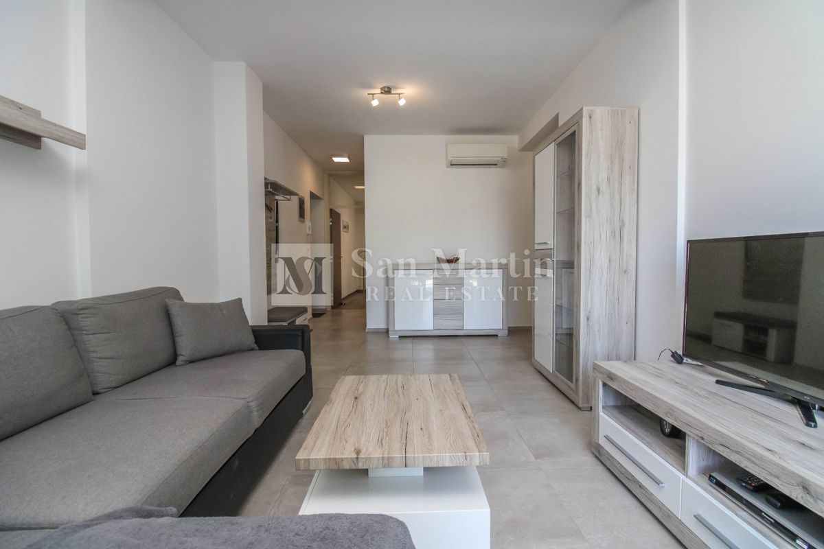 Poreč, okolica – lep, sodoben apartma z bazenom