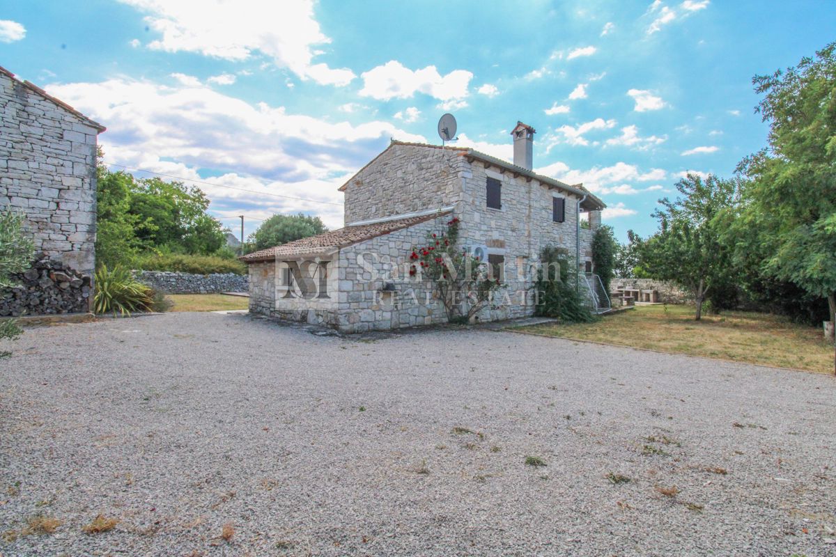 Kanfanar, okolica – Čudovita Kamnita Hiša z Bazenom