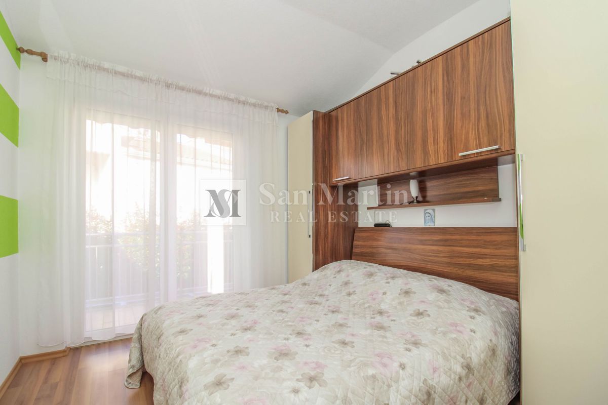 POREČ - Hiša z ločenim stanovanjem in gostilno