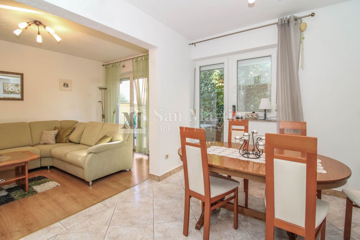 POREČ - Hiša z ločenim stanovanjem in gostilno