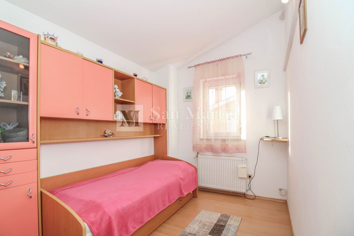 POREČ - Hiša z ločenim stanovanjem in gostilno