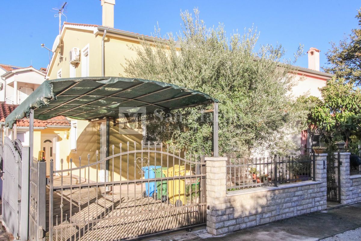 POREČ - Hiša z ločenim stanovanjem in gostilno