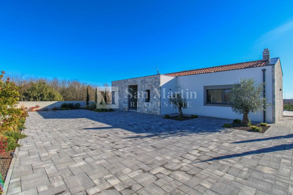 Rovinj, okolica - luksuzna in kvalitetna enonadstropna hiša