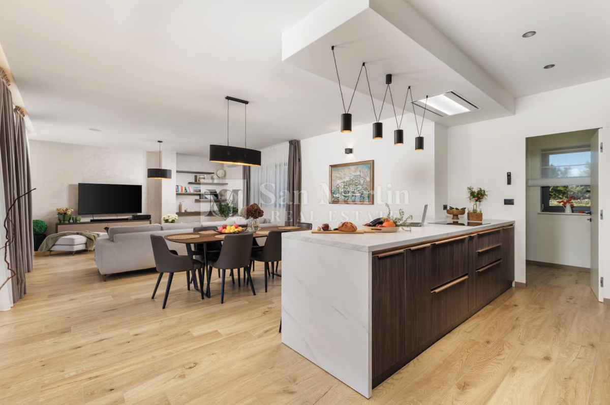 Rovinj, okolica - luksuzna in kvalitetna enonadstropna hiša